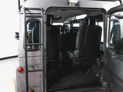 Land Rover Defender 2,4d MT (122 л.с.) 4WD