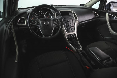 Opel Astra 1.4 Turbo MT (140 л. с.)