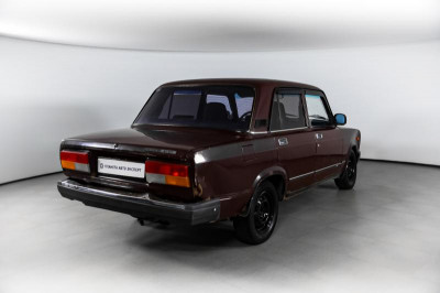LADA 2107 1.6 MT (75 л. с.)