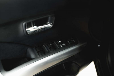 Mitsubishi Outlander 2.4 CVT 4WD (170 л. с.)