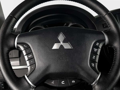 Mitsubishi Pajero 3.0 AT AWD (178 л. с.)