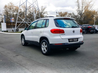 Volkswagen Tiguan 2.0d AT (140 л.с.) 4WD