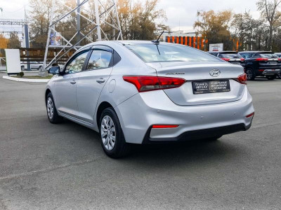 Hyundai Solaris 1.6 MT (123 л.с.)