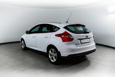 Ford Focus 1.6 MT (105 л. с.)