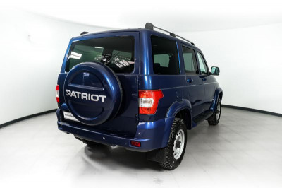 УАЗ Patriot 2.7 MT 4WD (128 л. с.)