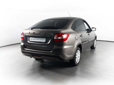 LADA Новая Granta хетчбэк 1.6 MT 16кл (106 л. с.)
