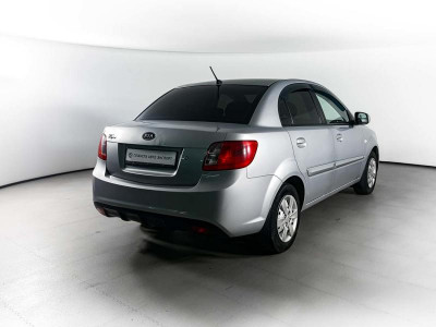 Kia Rio 1.4 MT (97 л. с.)