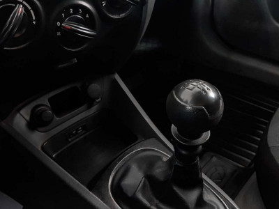 Kia Rio 1.4 MT (97 л. с.)