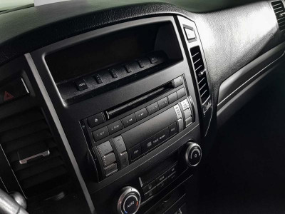 Mitsubishi Pajero 3.0 AT AWD (178 л. с.)