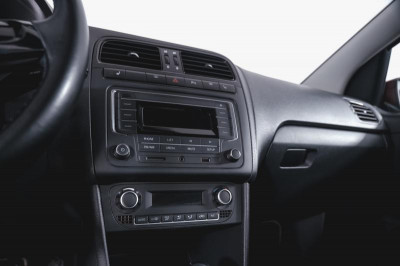 Volkswagen Polo 1.6 MPI AT (110 л. с.)