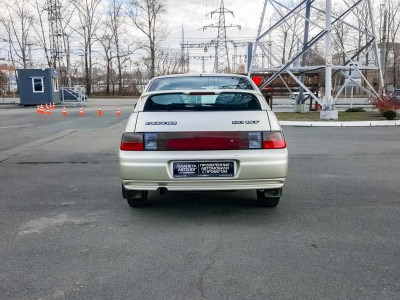 LADA 2112 1.6 MT (89 л. с.)